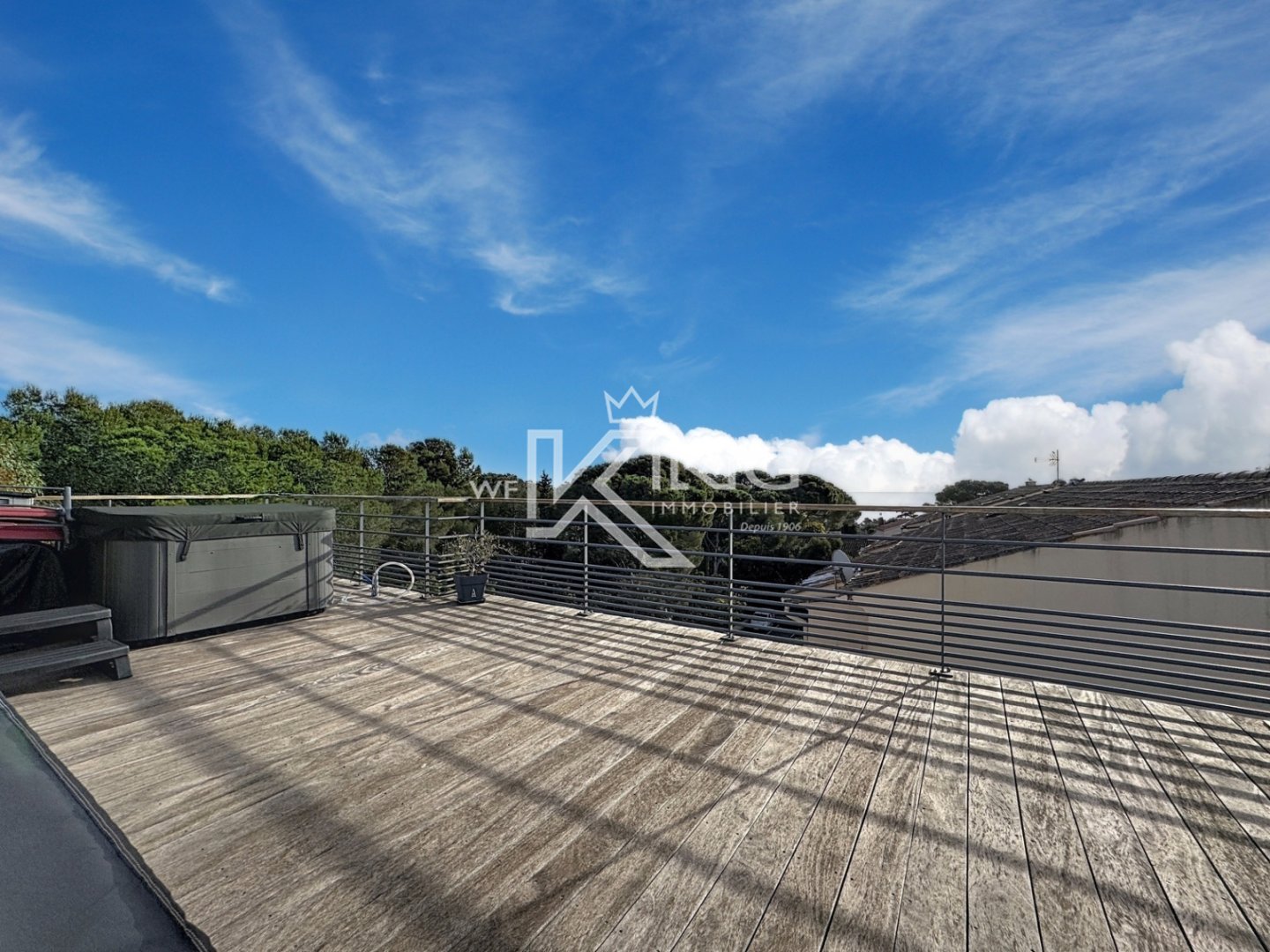 APARTMENT 4 ROOMS FOR SALE - ST AYGULF - 111.9 m2 - 995�000�&euro;