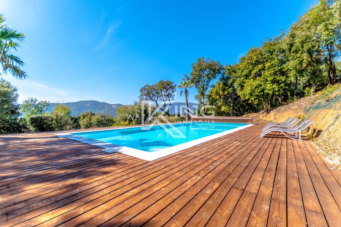 APARTMENT 5 ROOMS FOR SALE - PLAN DE LA TOUR - 173 m2 - 1398000€