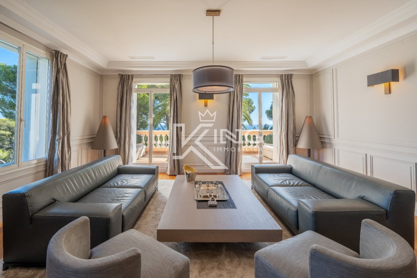 Saint Raphael appartement de prestige de 295 m² avec accès privé par ascenseur. pleine vue mer et triple garages