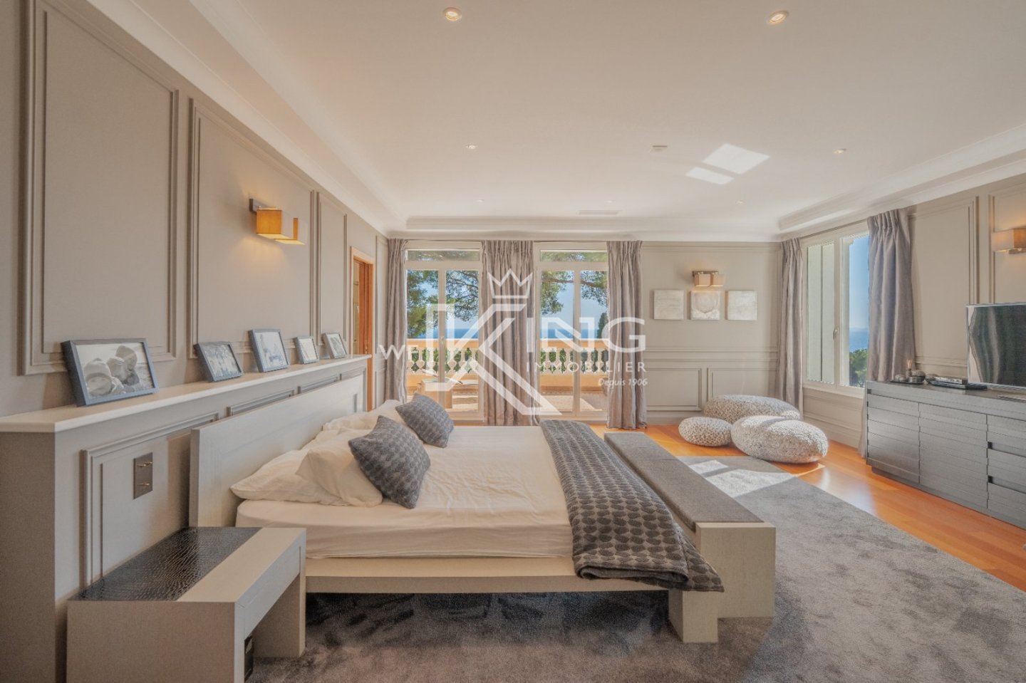 Saint Raphael appartement de prestige de 295 m² avec accès privé par ascenseur. pleine vue mer et triple garages
