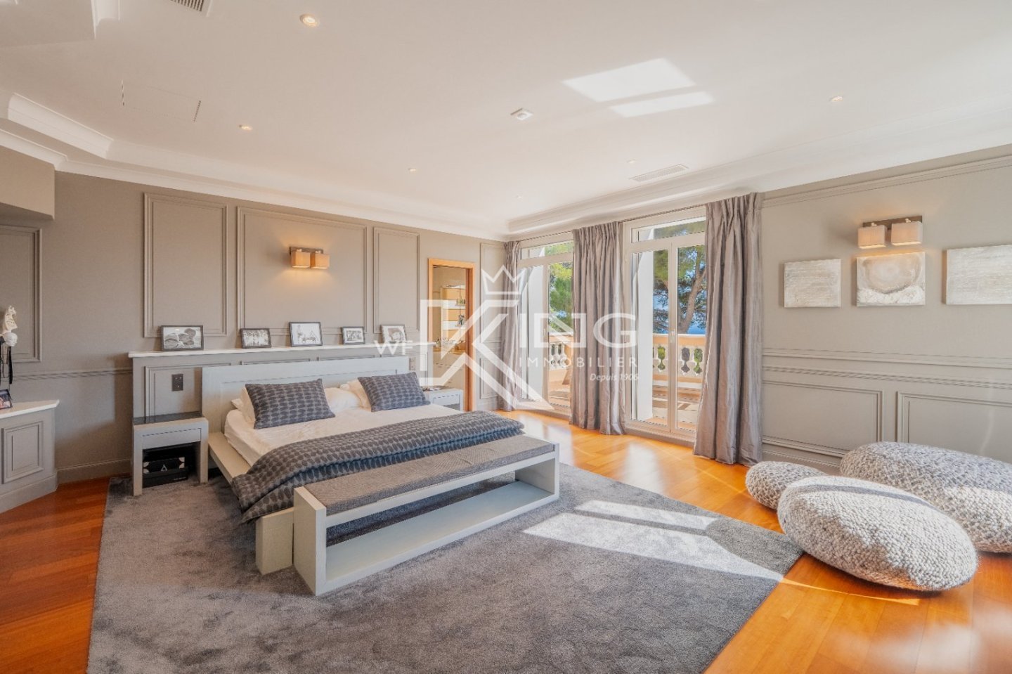 Saint Raphael appartement de prestige de 295 m² avec accès privé par ascenseur. pleine vue mer et triple garages