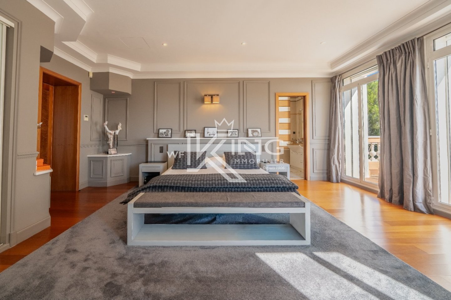 Saint Raphael appartement de prestige de 295 m² avec accès privé par ascenseur. pleine vue mer et triple garages