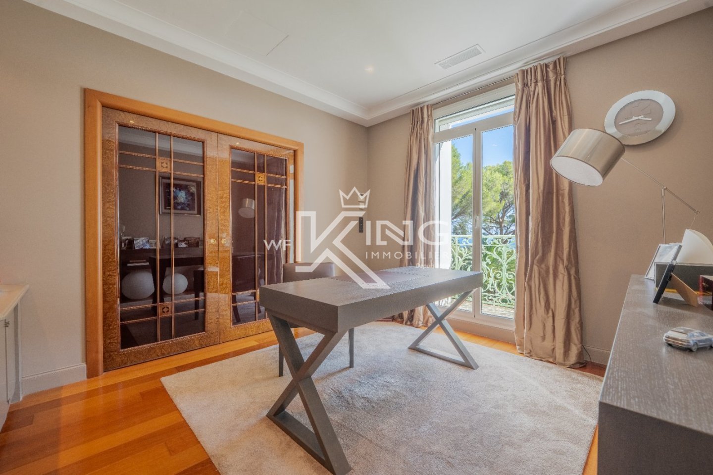 Saint Raphael appartement de prestige de 295 m² avec accès privé par ascenseur. pleine vue mer et triple garages