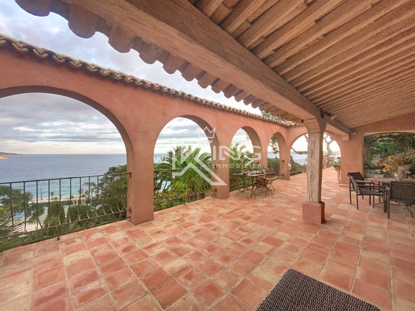 Villa vue mer exceptionnelle  5 appartements & forte rentabilit | La Croisette