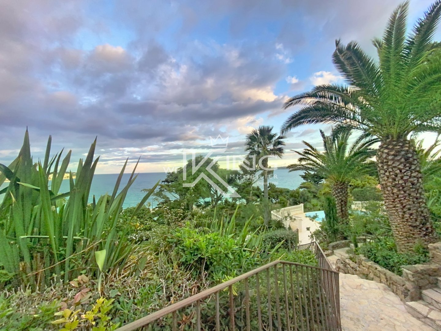 Villa vue mer exceptionnelle  5 appartements & forte rentabilit | La Croisette