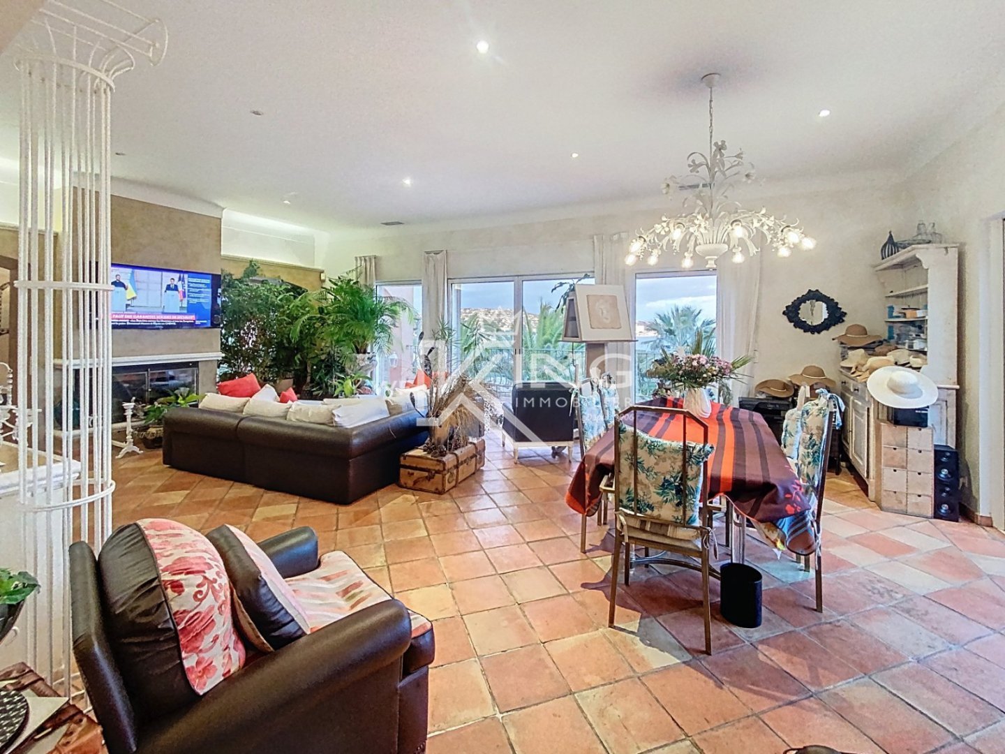 Villa vue mer exceptionnelle  5 appartements & forte rentabilit | La Croisette