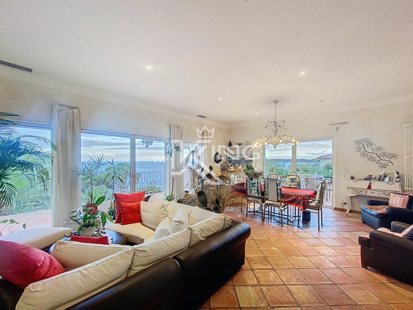 Villa vue mer exceptionnelle  5 appartements & forte rentabilit | La Croisette