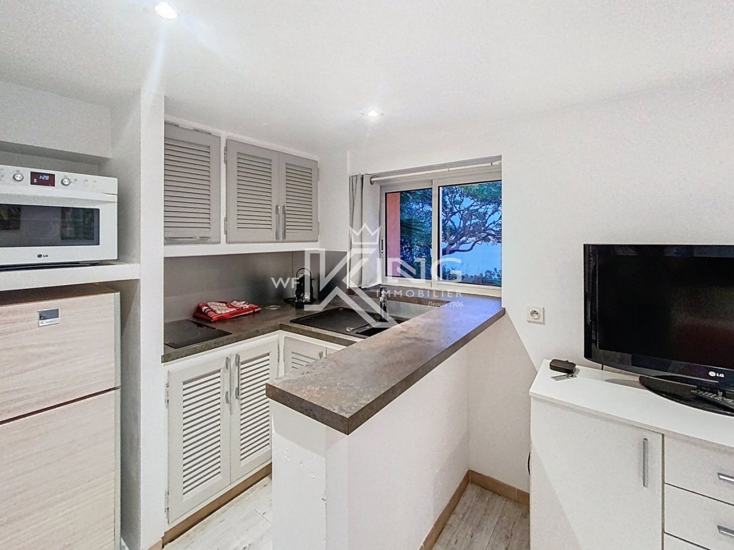 Villa vue mer exceptionnelle  5 appartements & forte rentabilit | La Croisette