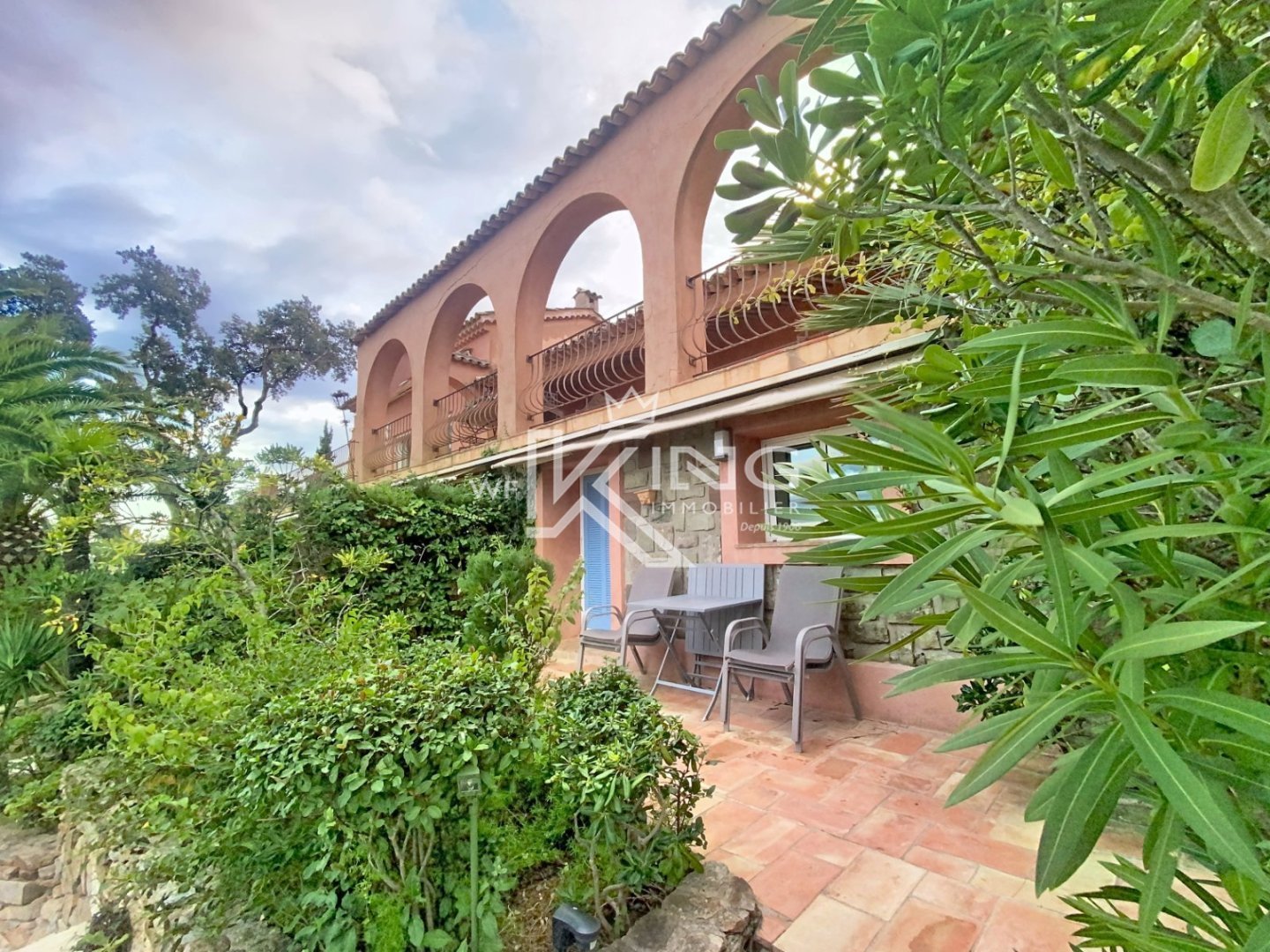 Villa vue mer exceptionnelle  5 appartements & forte rentabilit | La Croisette