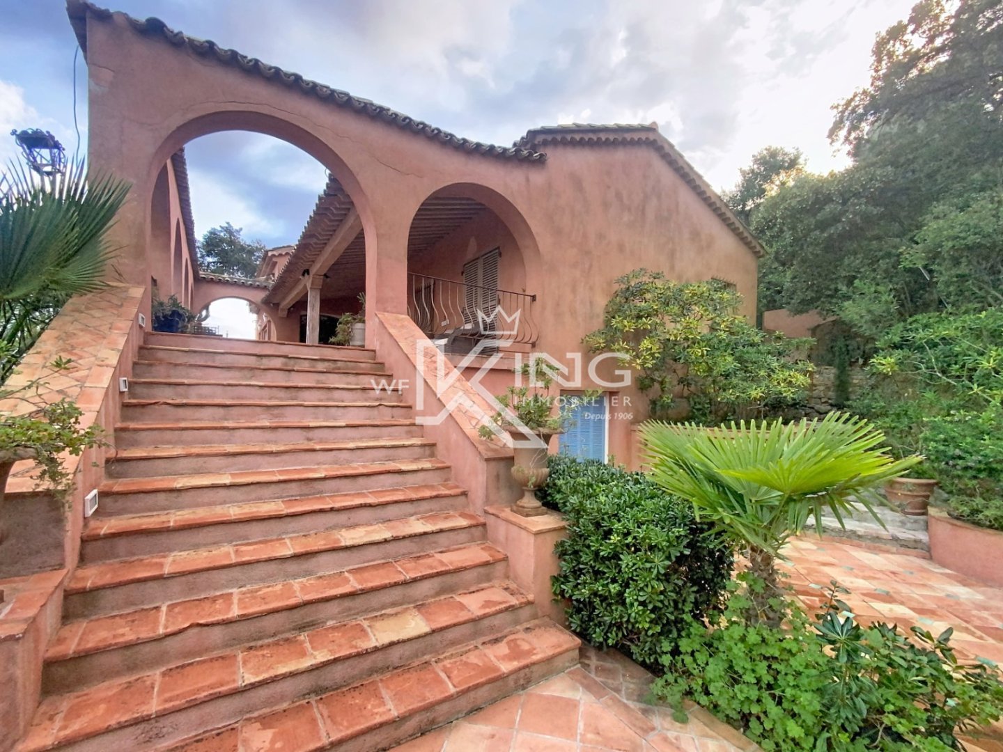 Villa vue mer exceptionnelle  5 appartements & forte rentabilit | La Croisette