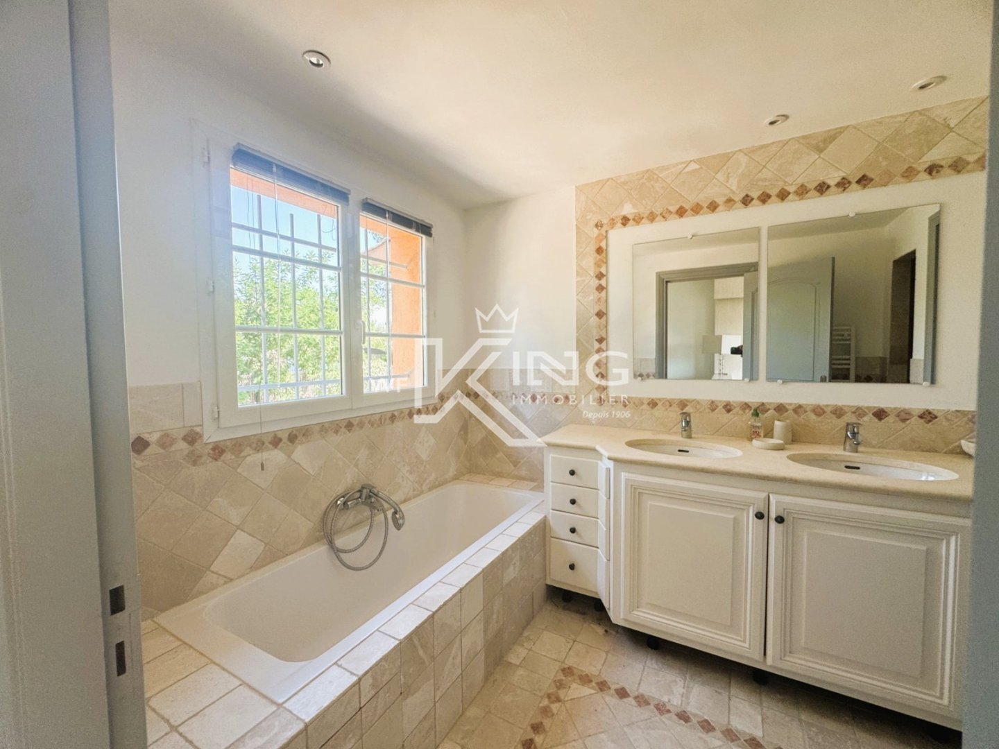 Villa Bastide avec 4 Suites, Piscine et Vue Panoramique – Plan de la Tour